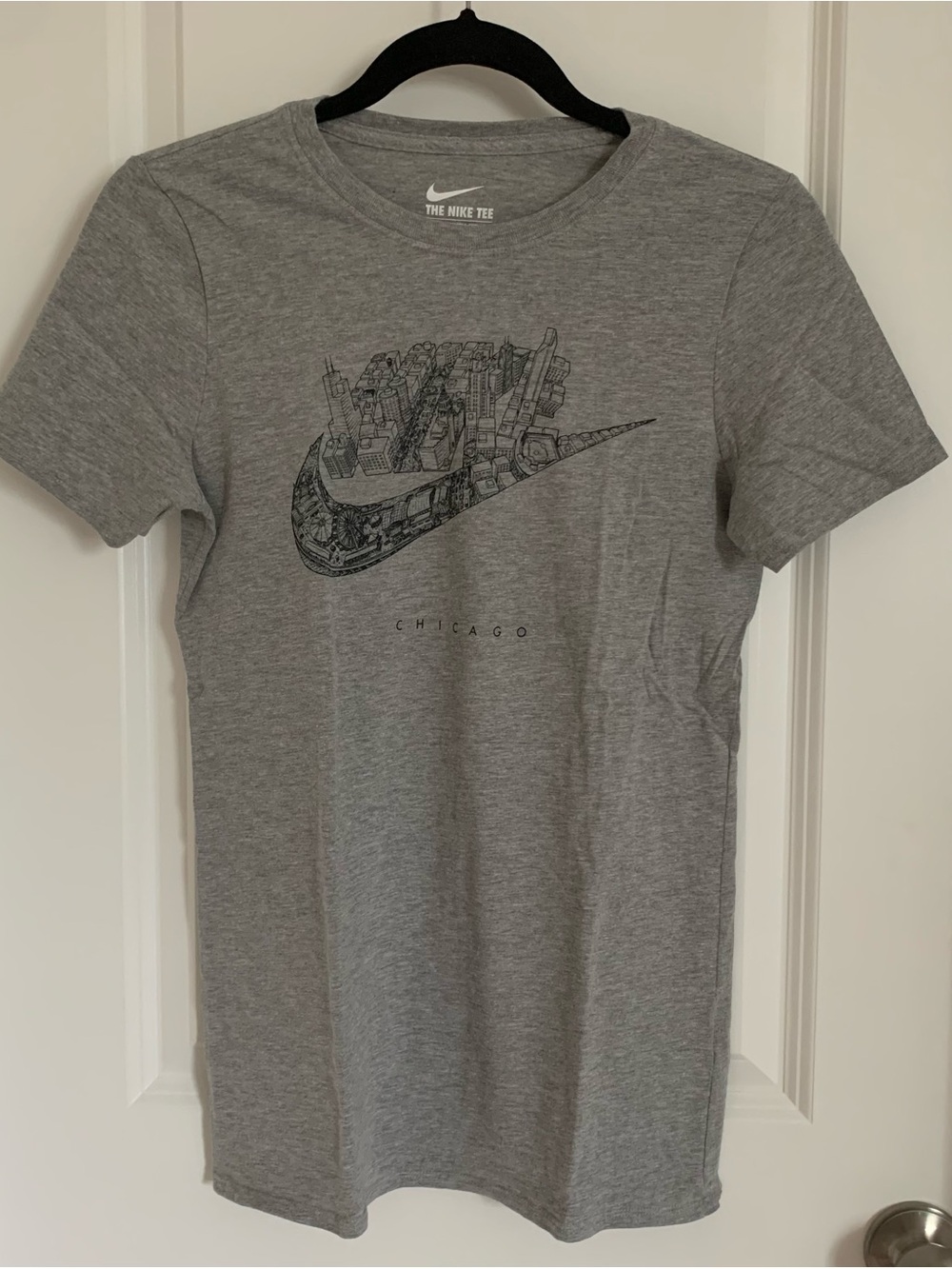 Nike Gray Short Sleeve Tee with Chicago Swoosh Graphic, M